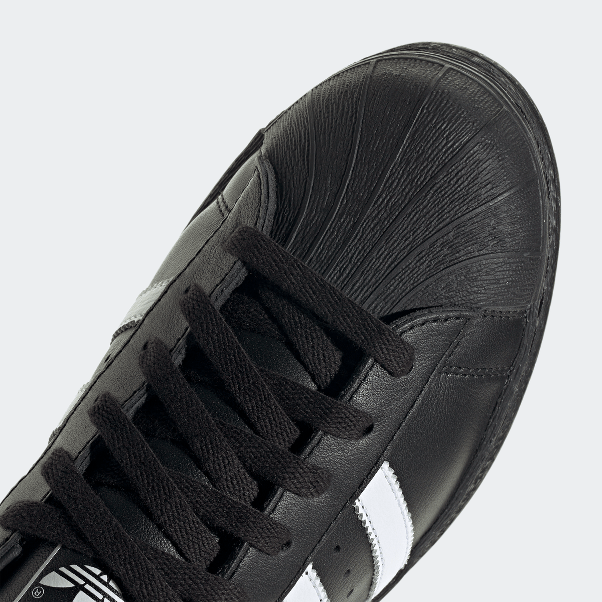 Adidas Superstar 82 - Core Black/Cloud White/Core Black - Adidas - State Of Play